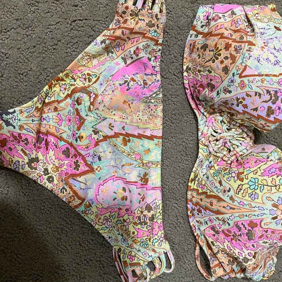 VS Bikini - Picture 16 of 16